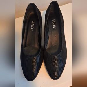 Vaneli Black Pumps